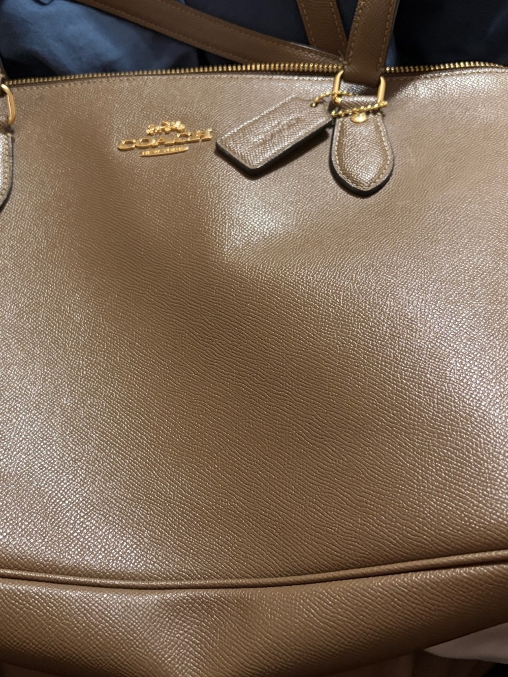 Coach Gallery Tote, Style CV402.